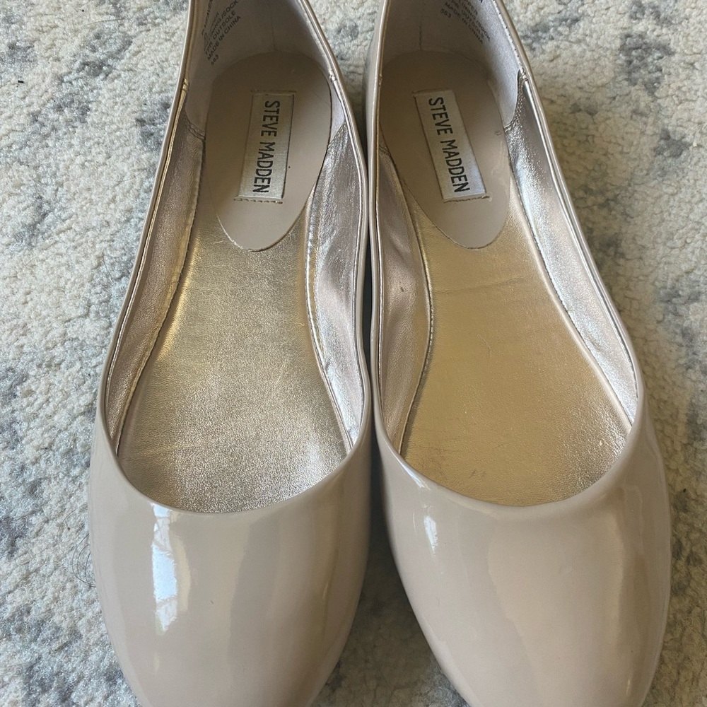 Steve Madden Women's Nude Flats - Picture 2 of 9